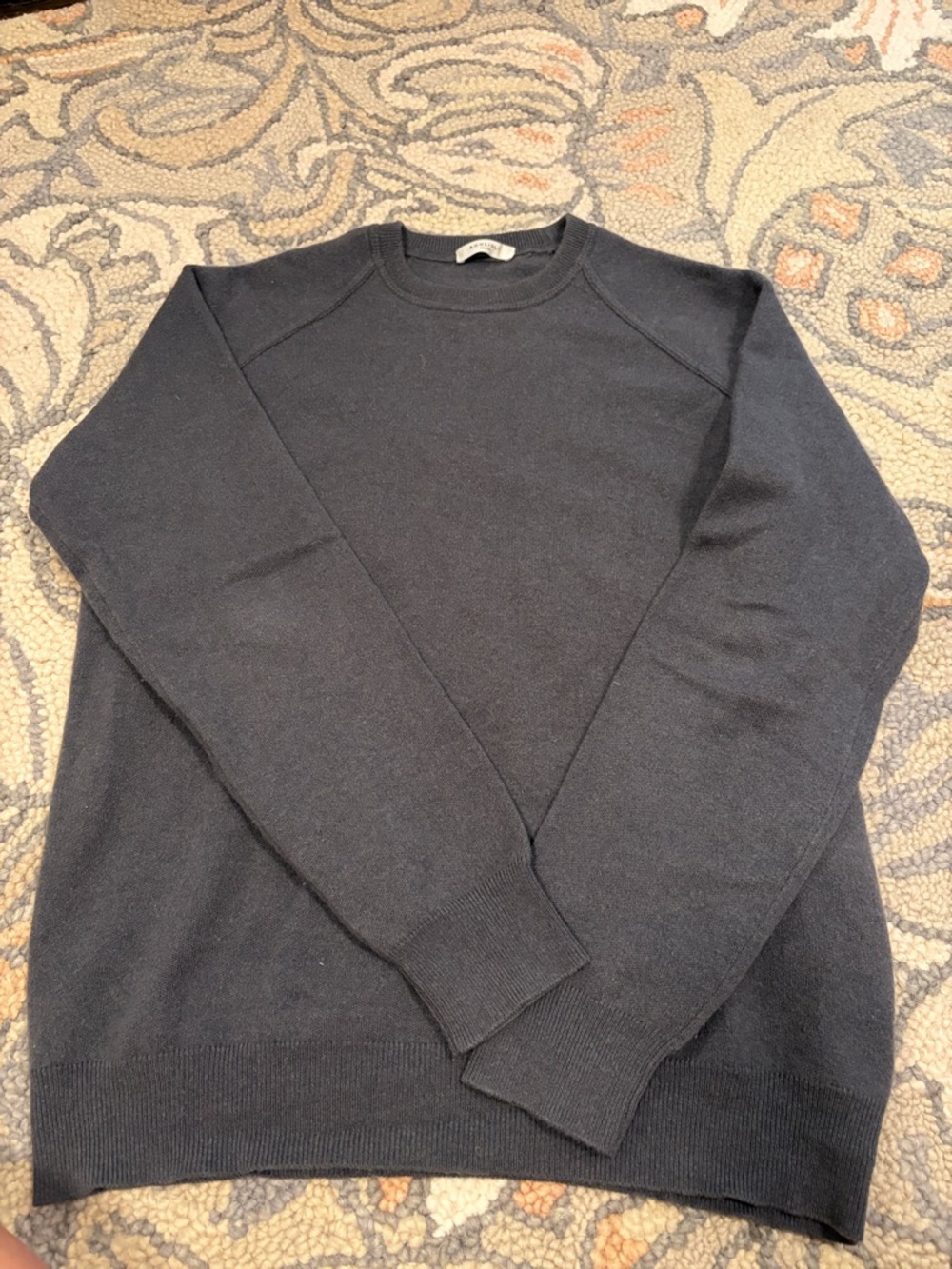 Men's Classic Crewneck cashmere Sweater in Navy